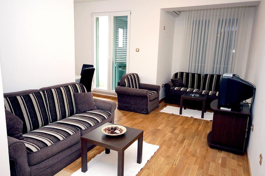 Apartments Draskovic Mirista Petrovac エクステリア 写真