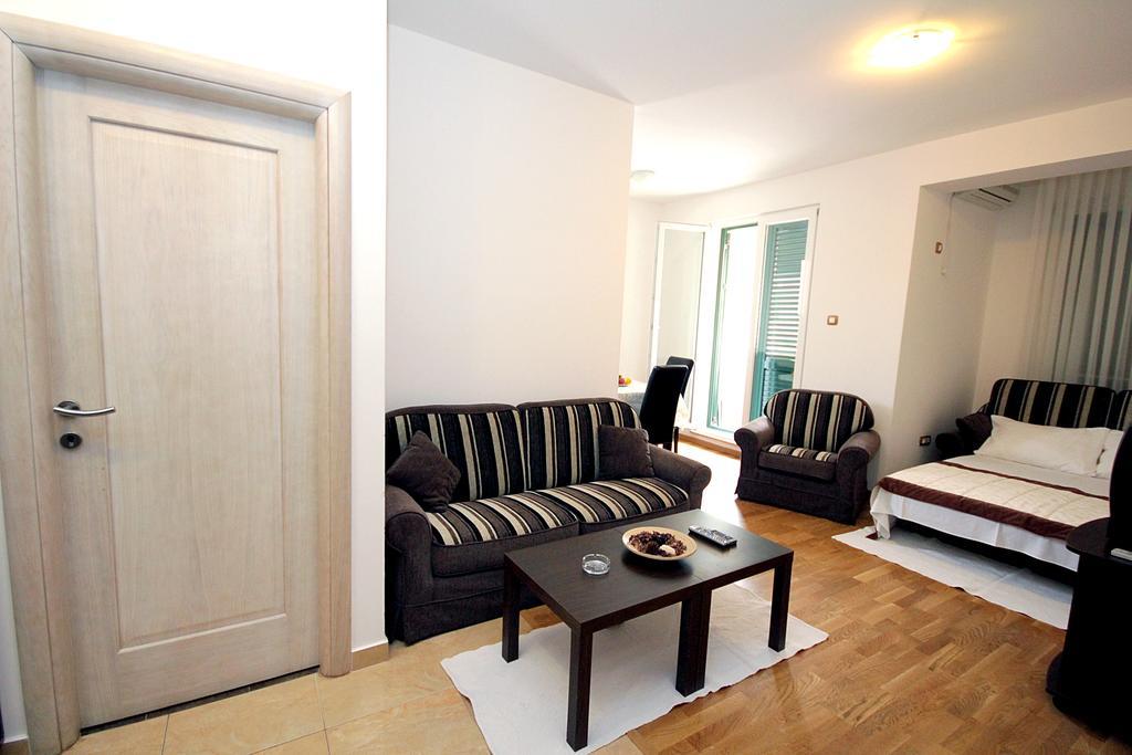 Apartments Draskovic Mirista Petrovac エクステリア 写真